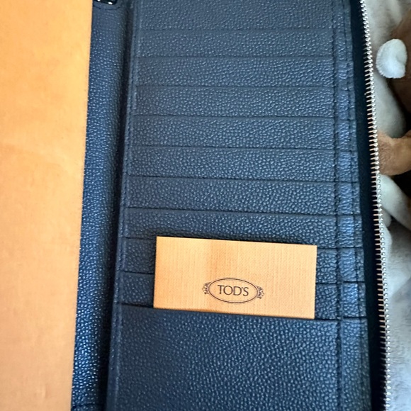 Tod’s men’s/ women’s wallet navy leather - Picture 12 of 17
